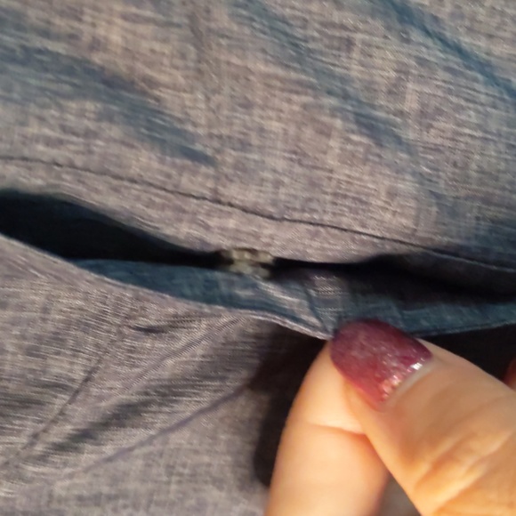 Merrell* ladies hiking shirt upf 30+, button front, cap sleeve button detailing - Picture 7 of 9